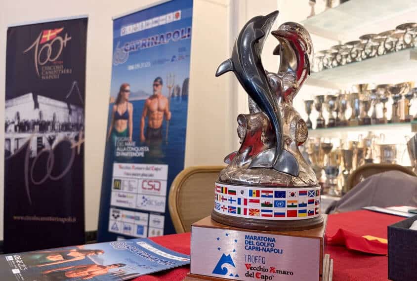 Capri-Napoli 2026 gara di nuoto nel Golfo di Napoli