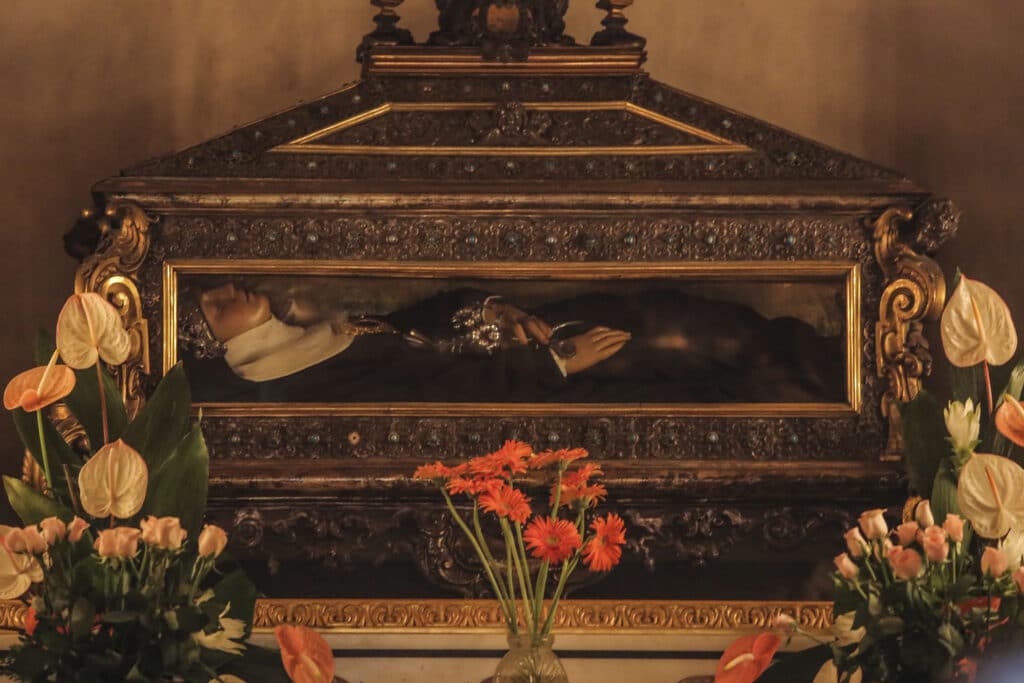 Santa Patrizia Napoli, oggi 25 agosto si è sciolto il sangue della compatrona della città. La storia della santa e del prodigio.