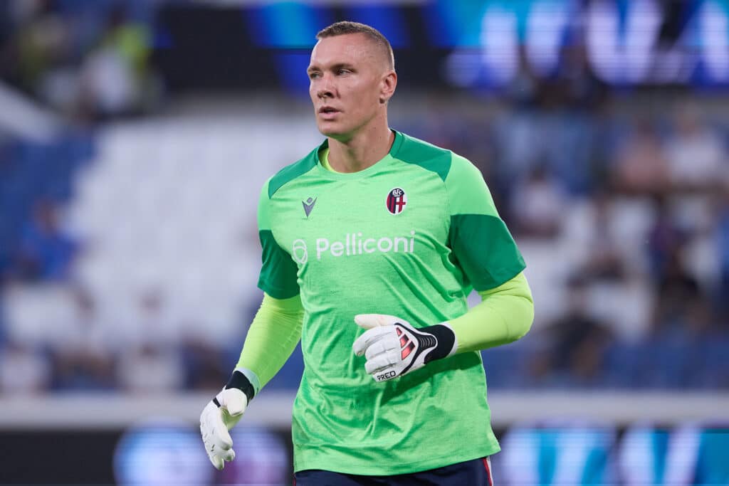 Napoli-Bologna, Skorupski potrebbe partire dalla panchina contro il Napoli per un ritardo alla riunione tecnica. Pronto il sostituto.