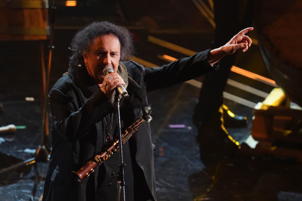 È iniziato Terra Sonans, il festival ideato da Enzo Avitabile all’Anfiteatro Campano. Da Salif Keïta a Dee Dee Bridgewater, musica dal mondo.