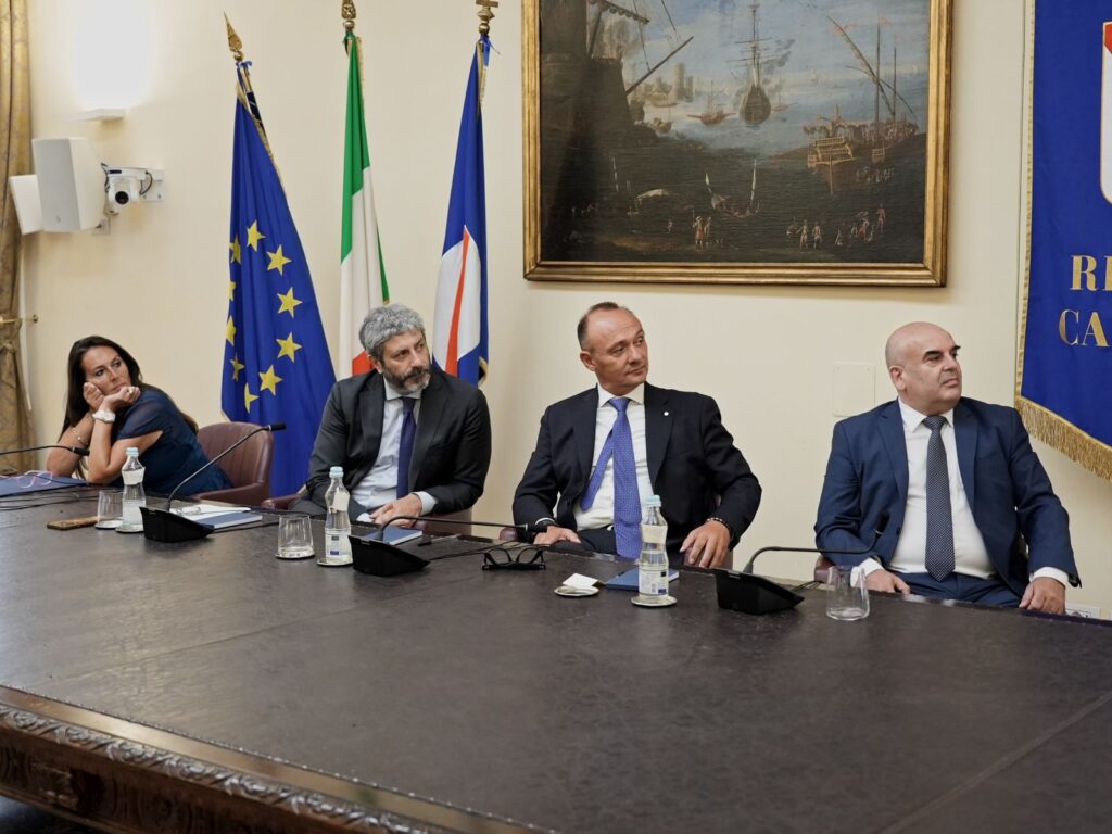 Il Giro di Campania torna domenica 20 settembre dopo 25 anni: partenza dalla Reggia di Caserta e arrivo in Piazza del Plebiscito a Napoli.