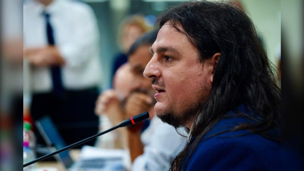 Campi Flegrei, Josi Della Ragione protesta dopo la bocciatura degli emendamenti alla Camera: “Il Governo ha tradito il territorio”.