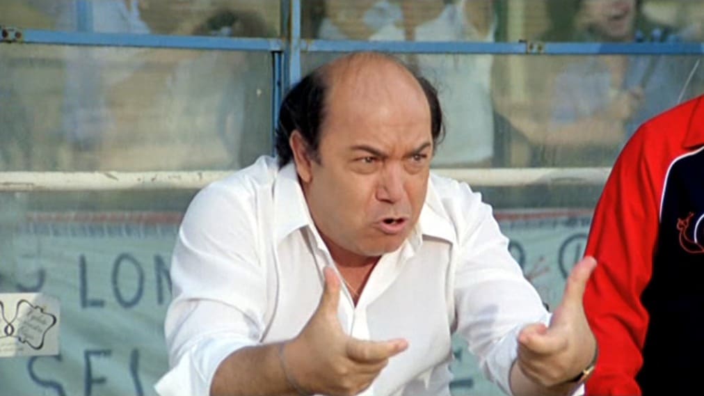Lino Banfi a Napoli racconta il suo legame con la città e scherza sulla Nazionale: «La bizona l'ho già adottata».