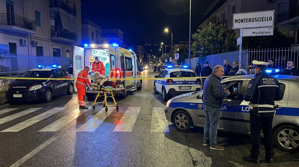 Grave incidente a Monterusciello: pedone investito sulle strisce in via Reginelle e trasportato in ospedale. Condizioni gravi.