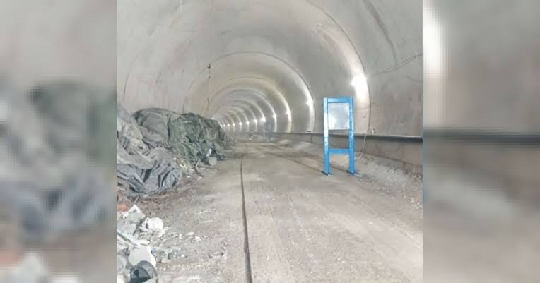 Completata la bonifica della maxi-discarica di Arzano al confine con Secondigliano. Ora l'attenzione si sposta sul monitoraggio ambientale.