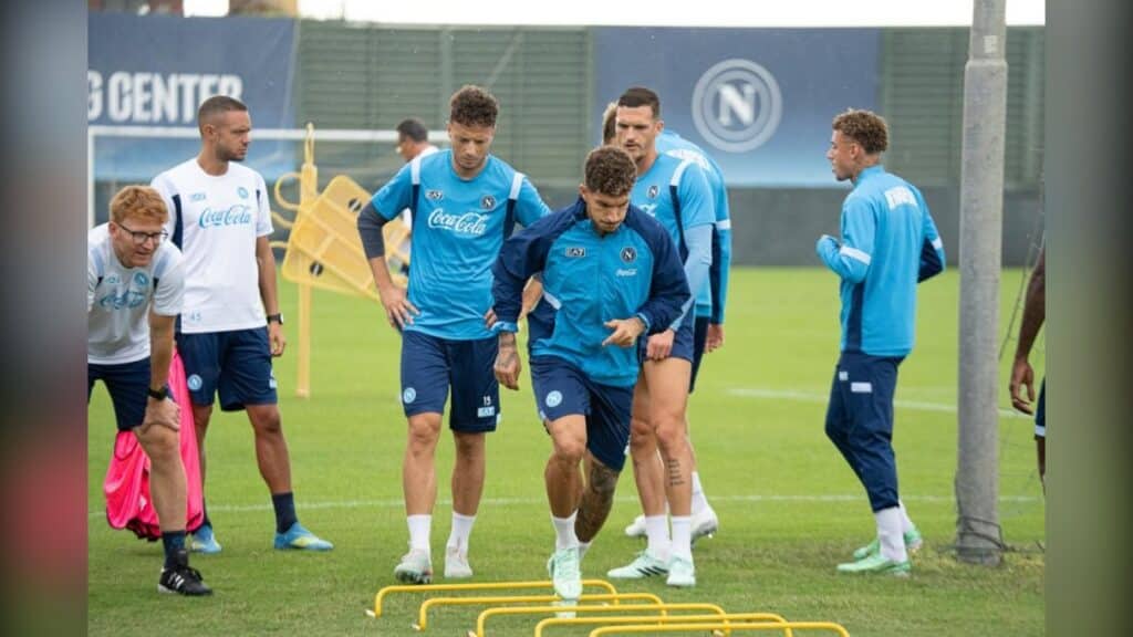 Villarreal-Napoli, il Napoli si allena al Training Center alla vigilia della sfida di Champions League: attivazione e lavoro tecnico-tattico.