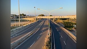 Rapina choc sull’Asse Mediano all’uscita Aversa-Melito: una donna racconta la pistola puntata contro il finestrino e il furto.
