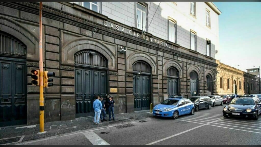 Poggioreale, allarme droni e cellulari in carcere. Cila Auricchio dell'USPP denuncia il sovraffollamento e la carenza di agenti in Campania.