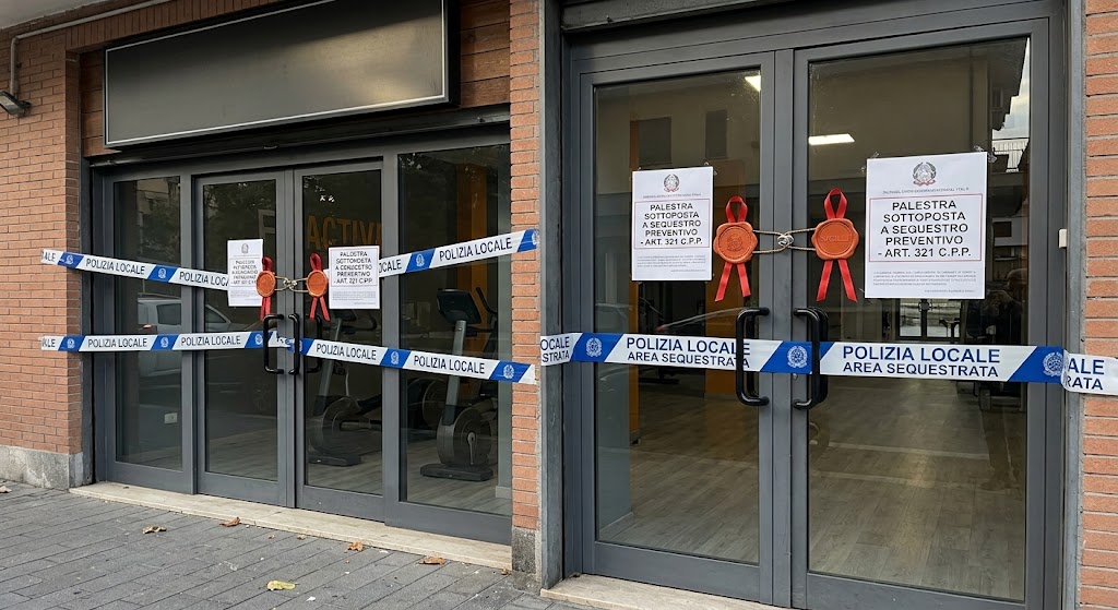 Controllo della Polizia Locale in una palestra di Villaricca : sigilli alla struttura. Verifiche sulla documentazione amministrativa.