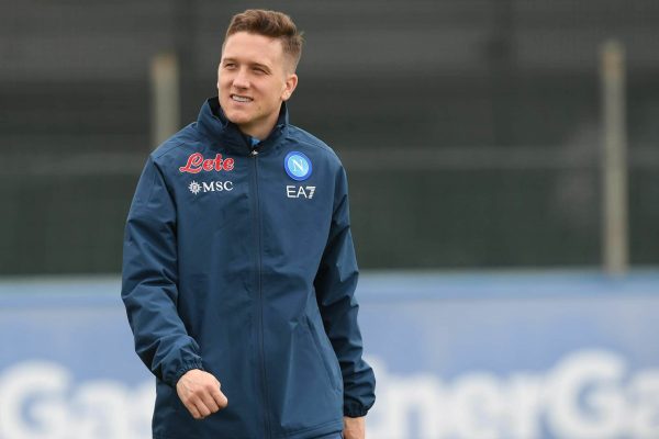 NAPLES, ITALY - FEBRUARY 15: Piotr Zielinski of Napoli during a training session on February 15, 2022 in Naples, Italy. (Photo by SSC NAPOLI/SSC NAPOLI via Getty Images)