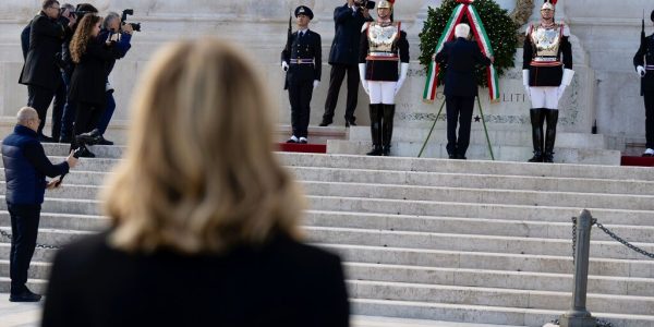 Roma, 25/04/2024 – In occasione del 79° Anniversario della Liberazione, il Presidente del Consiglio, Giorgia Meloni, ha partecipato alla cerimonia di deposizione di una corona d’alloro da parte del Presidente della Repubblica, Sergio Mattarella.