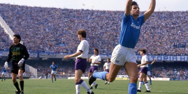 10 MAGGIO 1987 NAPOLI-FIORENTINA 1-1 ANDREA CARNEVALE ESULTA DOPO AVER SEGNATO IL GOL DEL VANTAGGIO DEL NAPOLI