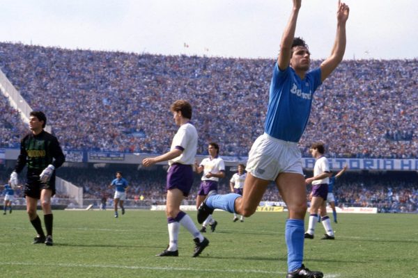 10 MAGGIO 1987 NAPOLI-FIORENTINA 1-1 ANDREA CARNEVALE ESULTA DOPO AVER SEGNATO IL GOL DEL VANTAGGIO DEL NAPOLI