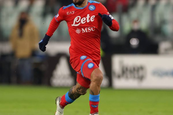 TURIN, ITALY - JANUARY 06: Lorenzo Insigne of SSC Napoli during the Serie A match between Juventus and SSC Napoli at Allianz Stadium on January 06, 2022 in Turin, Italy. (Photo by Jonathan Moscrop/Getty Images)