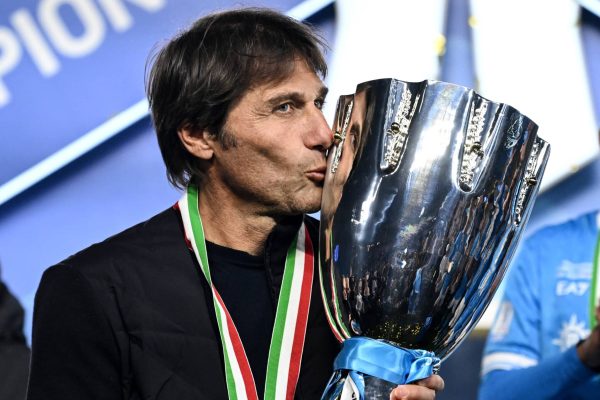 Antonio Conte torna a parlare del Napoli e del suo addio: «È stata un’esperienza meravigliosa», ha raccontato l’ex allenatore azzurro.