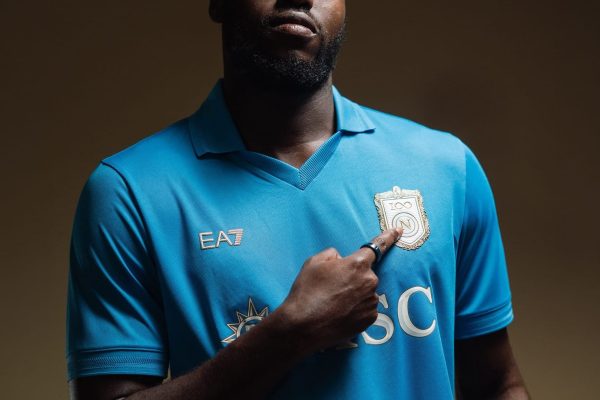 Benoît Badiashile manda il suo primo messaggio da calciatore del Napoli: «Pronto a dare tutto per questa maglia e questa città».