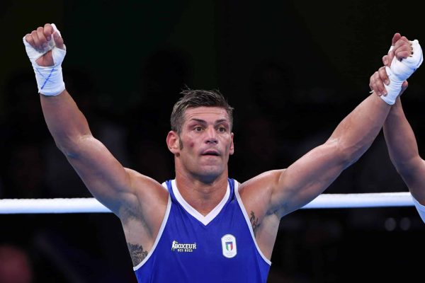 Clemente Russo torna sul ring a 44 anni: il campione di Marcianise debutterà da professionista il 21 novembre a Milano.