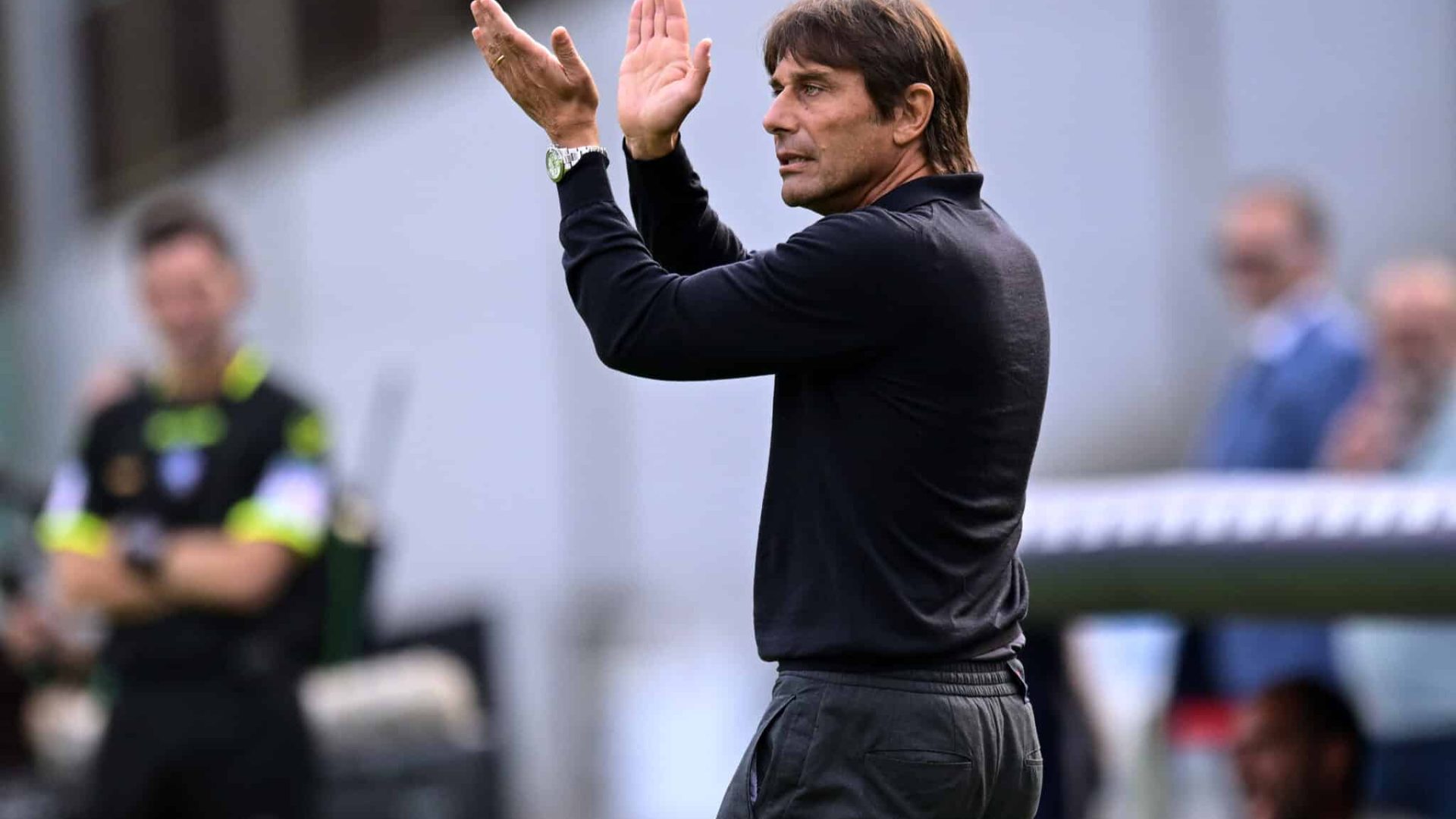 NAPLES, ITALY - OCTOBER 26: Antonio Conte of Napoli coach reacts during the Serie A match between Napoli and Lecce at Stadio Diego Armando Maradona on October 26, 2024 in Naples, Italy. (Photo by Image Photo Agency/Getty Images)