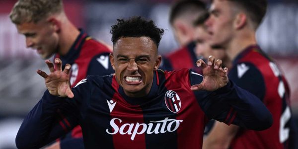 BOLOGNA, ITALY - APRIL 07: Dan Ndoye of Bologna celebrates his goal during the Serie A match between Bologna and Napoli at Stadio Renato Dall'Ara on April 07, 2025 in Bologna, Italy. (Photo by Image Photo Agency/Getty Images)