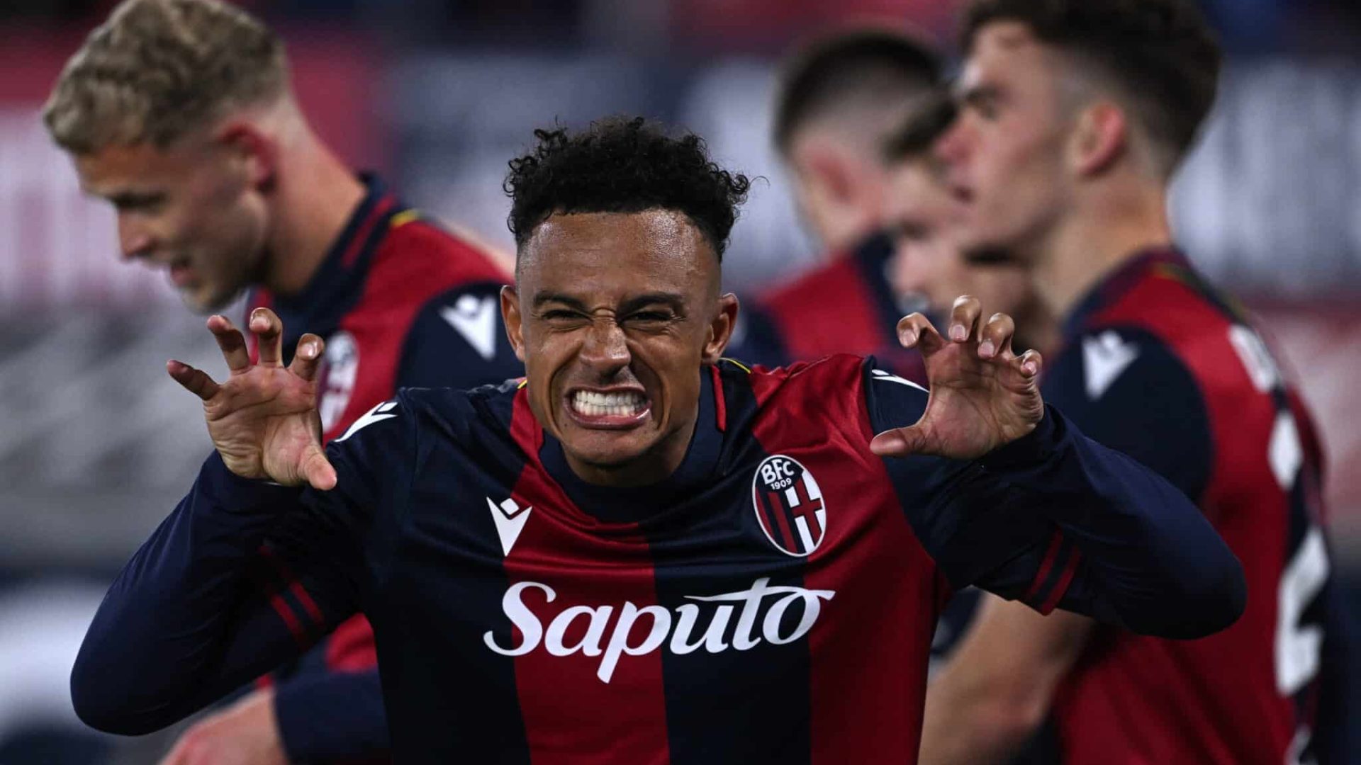 BOLOGNA, ITALY - APRIL 07: Dan Ndoye of Bologna celebrates his goal during the Serie A match between Bologna and Napoli at Stadio Renato Dall'Ara on April 07, 2025 in Bologna, Italy. (Photo by Image Photo Agency/Getty Images)