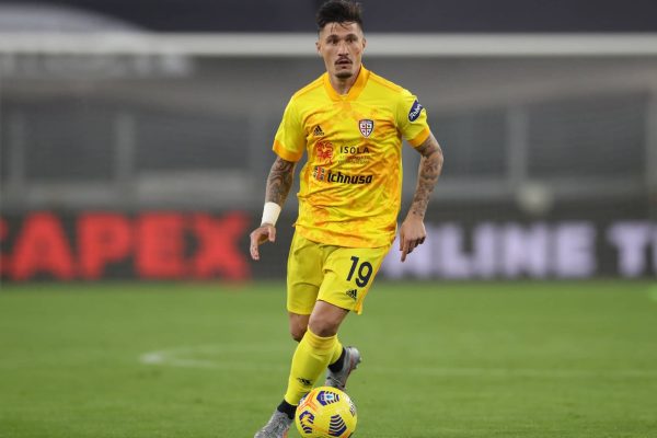 TURIN, ITALY - NOVEMBER 21: Fabio Pisacane of Cagliari during the Serie A match between Juventus and Cagliari Calcio at Allianz Stadium on November 21, 2020 in Turin, Italy. (Photo by Jonathan Moscrop/Getty Images)