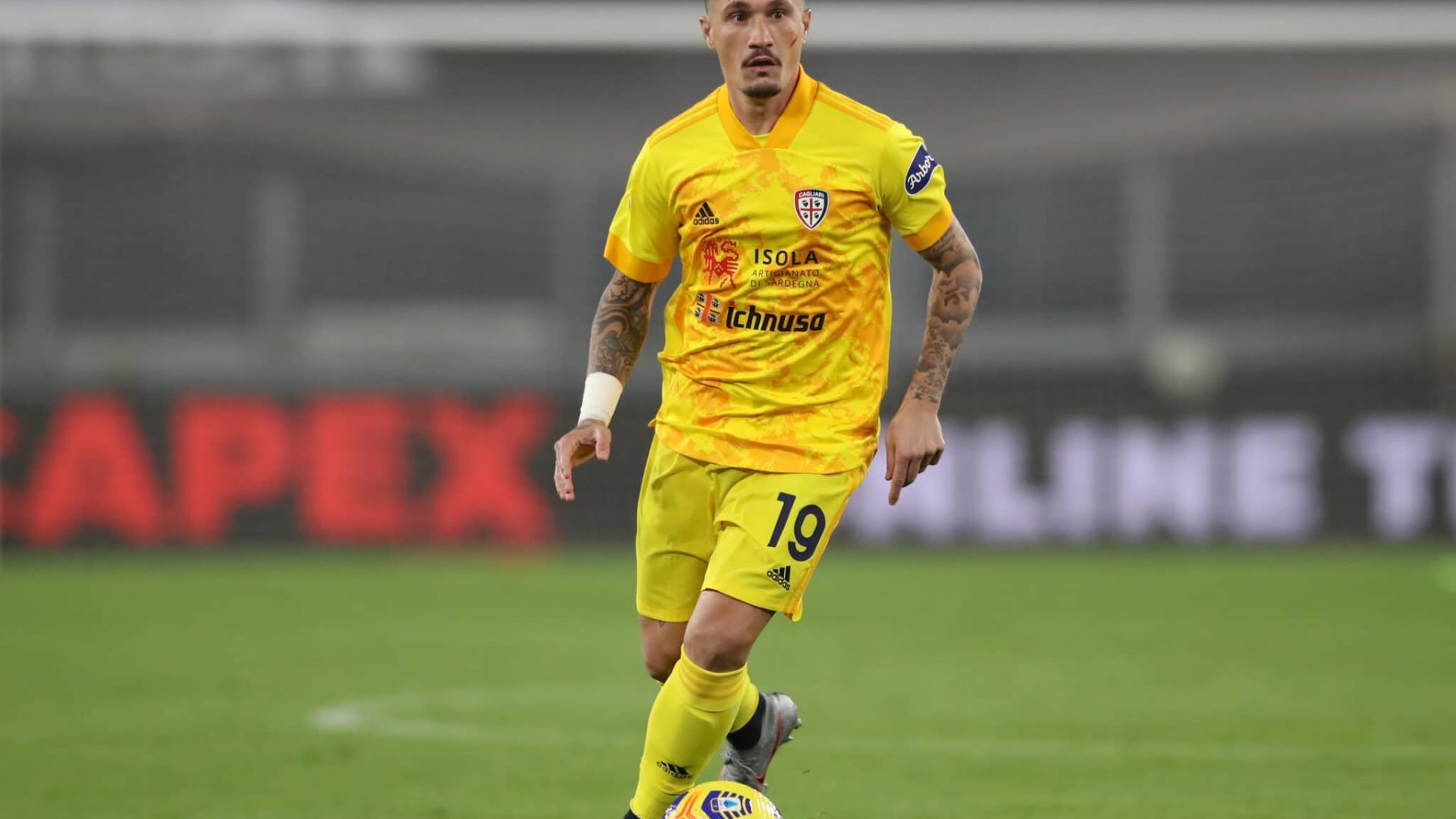 TURIN, ITALY - NOVEMBER 21: Fabio Pisacane of Cagliari during the Serie A match between Juventus and Cagliari Calcio at Allianz Stadium on November 21, 2020 in Turin, Italy. (Photo by Jonathan Moscrop/Getty Images)