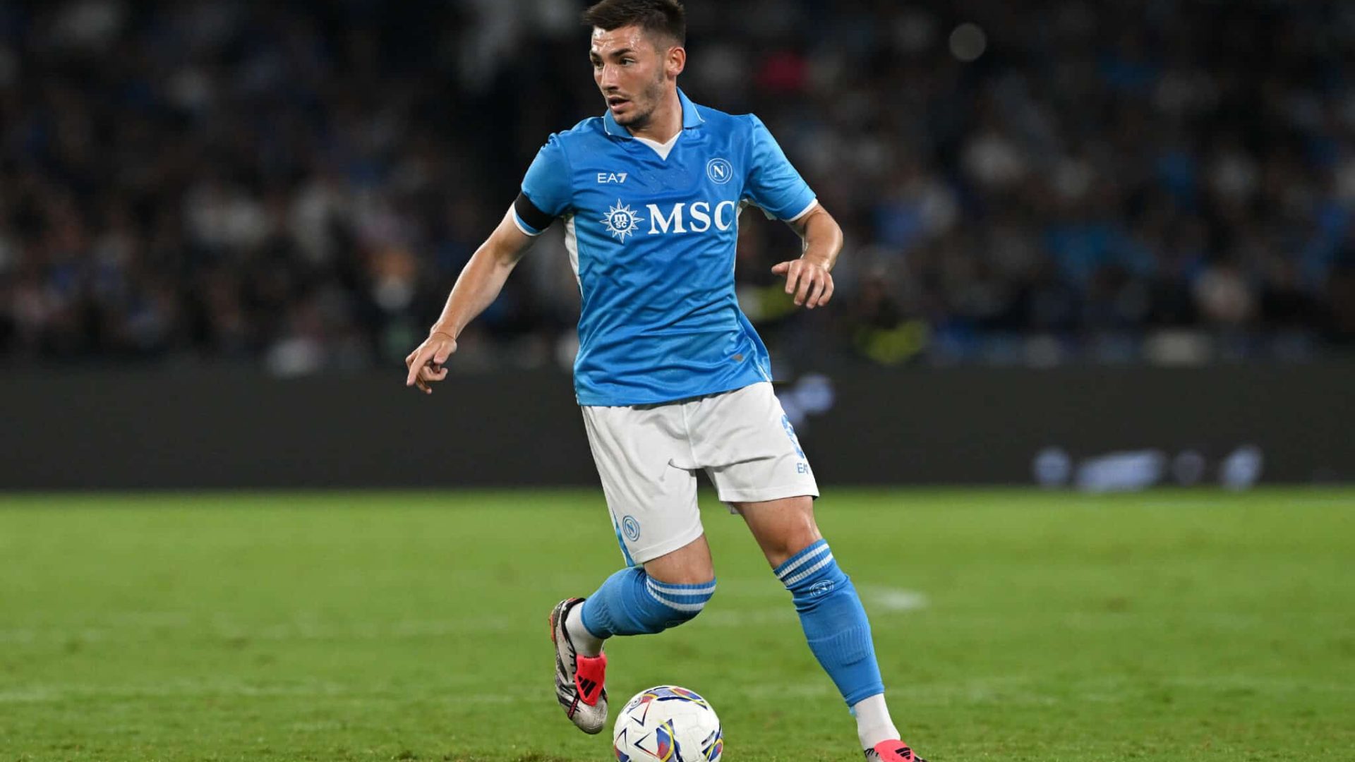 NAPLES, ITALY - SEPTEMBER 26: Billy Gilmour of SSC Napoli controls the ball during the Coppa Italia match between SSC Napoli and Palermo at Stadio Diego Armando Maradona on September 26, 2024 in Naples, Italy. (Photo by Francesco Pecoraro/Getty Images)