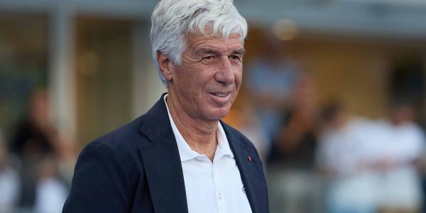 VERONA, ITALY - SEPTEMBER 27: Gian Piero Gasperini, Head Coach of Atalanta BC looks on during the Serie A TIM match between Hellas Verona FC and Atalanta BC at Stadio Marcantonio Bentegodi on September 27, 2023 in Verona, Italy. (Photo by Emmanuele Ciancaglini/Getty Images)