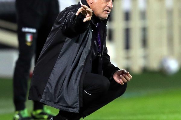 FLORENCE, ITALY - OCTOBER 28: Andrea Mandorlini manager of Calcio Padova gestures during the Coppa Italia match between ACF Fiorentina and Calcio Padova at Artemio Franchi on October 28, 2020 in Florence, Italy.  (Photo by Gabriele Maltinti/Getty Images)