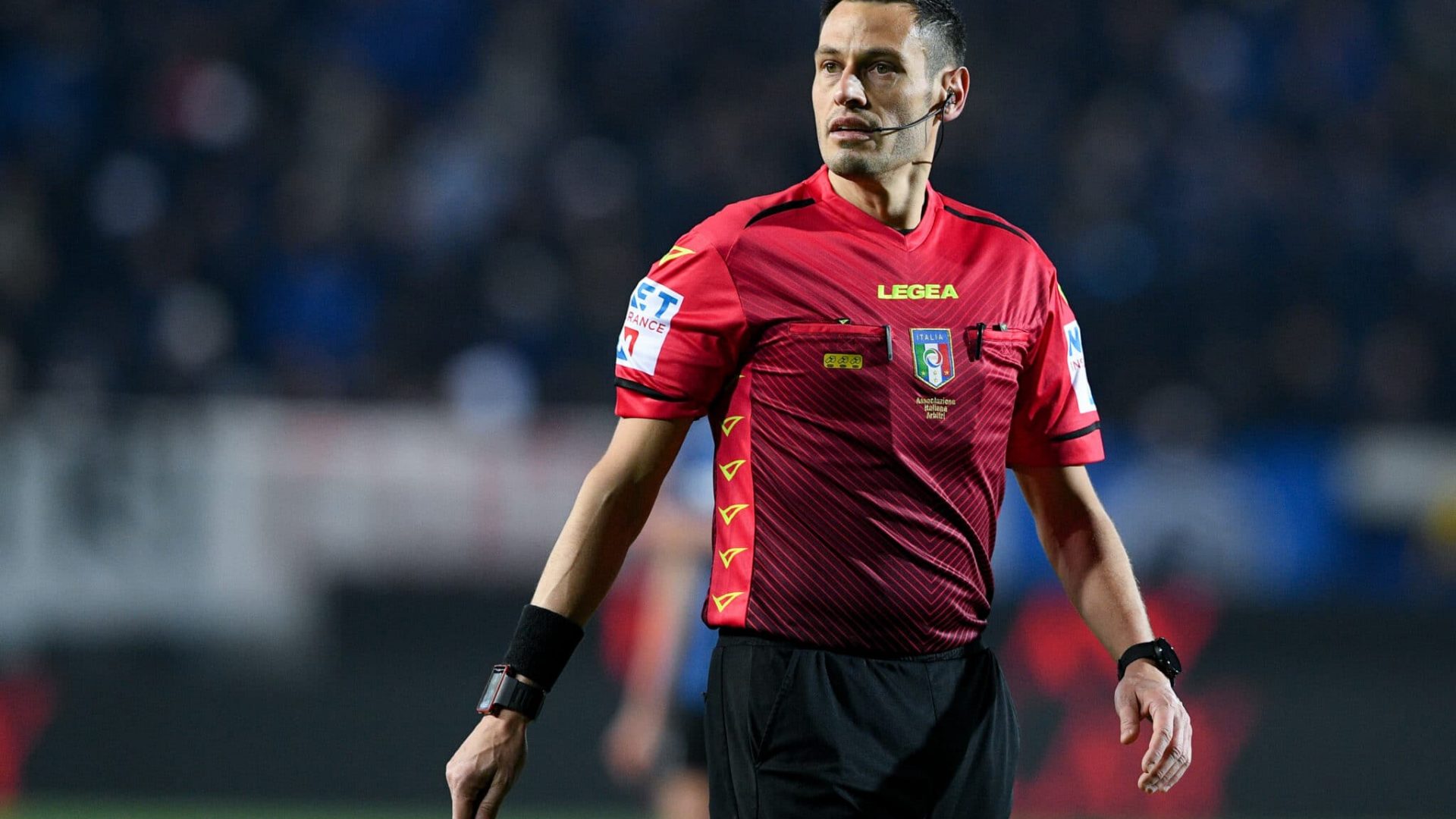 Referee Maurizio Mariani looks on during the Serie A match between Atalanta BC and FC Juventus at Gewiss Stadium, Bergamo, Italy on 13 February 2022.  (Photo by Giuseppe Maffia/NurPhoto via Getty Images)