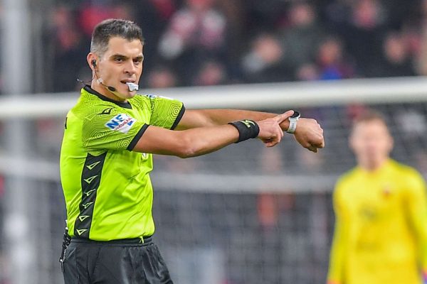 The Referee of the match Simone Sozza to Seregno during the Italian soccer Serie B match Genoa CFC vs Frosinone Calcio on December 18, 2022 at the Luigi Ferraris stadium in Genoa, Italy (Photo by Danilo Vigo/LiveMedia/NurPhoto via Getty Images)