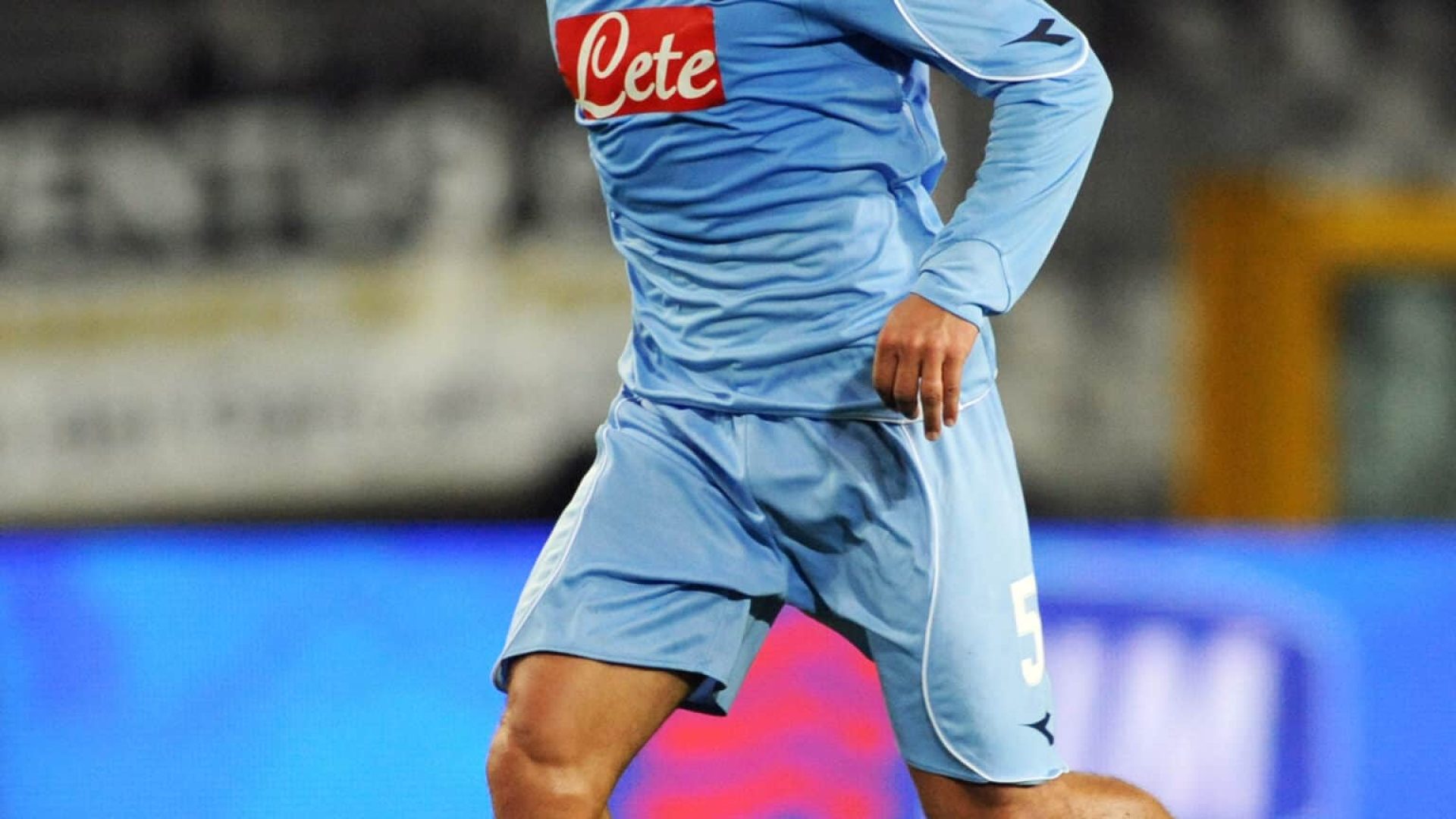TURIN, ITALY - FEBRUARY 28: Michele Pazienza of Napoli in action during the Serie A match between Juventus and Napoli at the Stadio Olympico di Torino on February 28, 2009 in Turin, Italy. (Photo by Etsuo Hara/Getty Images)