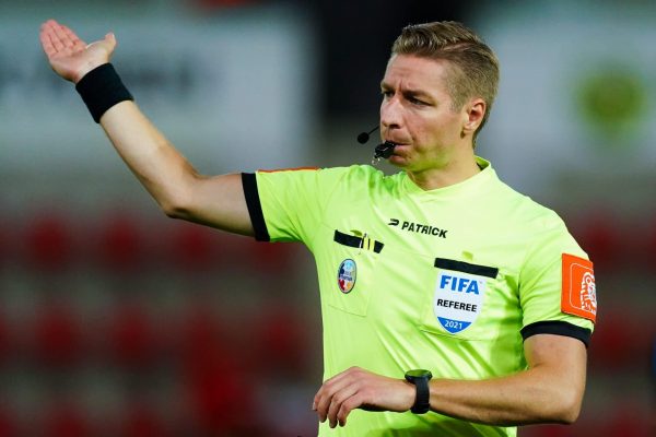 WAREGEM, BELGIUM - AUGUST 15: Referee Lawrence Visser during the Jupiler Pro League match between SV Zulte Waregem and Club Brugge at Elindus Arena on August 15, 2021 in Waregem, Belgium (Photo by Joris Verwijst/BSR Agency/Getty Images)