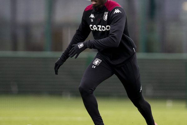 Napoli, è fatta per Tuanzebe. Venerdì le visite mediche