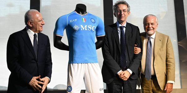 NAPLES, ITALY - JULY 10: Vincenzo De Luca, Gaetano Manfredi and Aurelio De Laurentiis of Napoli on July 10, 2023 in Naples, Italy. (Photo by SSC NAPOLI/SSC NAPOLI via Getty Images)