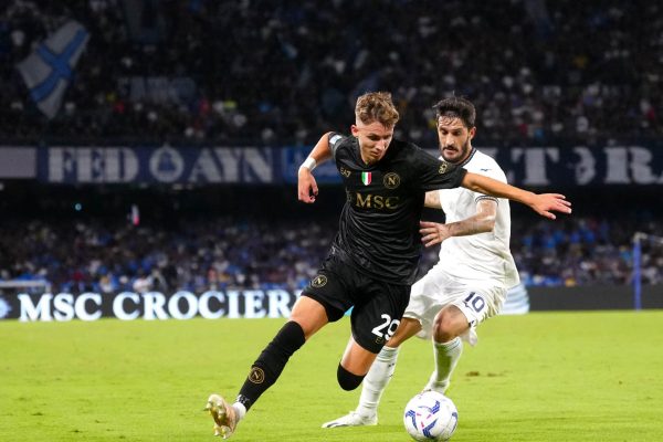 NAPLES, ITALY - SEPTEMBER 2: Jesper Lindstrom of SSC Napoli competes for the ball with Luis Alberto of SS Lazio during the Serie A TIM match between SSC Napoli and SS Lazio at Stadio Diego Armando Maradona on September 2, 2023 in Naples, Italy. (Photo by MB Media/Getty Images)