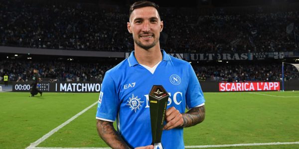NAPOLI, ITALY - SEPTEMBER 29: SSC Napoli player Matteo Politano celebrating SSC Napoli's victory in the Serie A match between SSC Napoli and AC Monza at Diego Armando Maradona Stadium on September 29, 2024 in Napoli, Italy. (Photo by SSC Napoli/Getty Images)