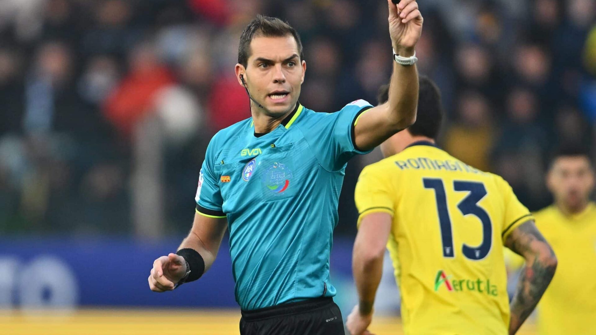 PARMA, ITALY - DECEMBER 01: Referee Luca Zufferli reacts during the Serie A match between Parma and SS Lazio at Stadio Ennio Tardini on December 01, 2024 in Parma, Italy. (Photo by Marco Mantovani/Getty Images)