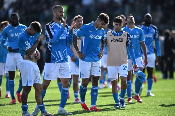 VENICE, ITALY - MARCH 16: Players of Napoli reacts with disappointment during the Serie A match between Venezia and Napoli at Stadio Pier Luigi Penzo on March 16, 2025 in Venice, Italy. (Photo by Image Photo Agency/Getty Images)