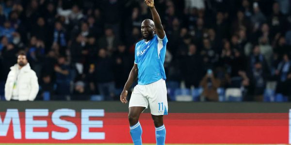 NAPOLI, ITALY – MARCH 30: Romelu Lukaku of Napoli celebrates after scoring his side second goal during the Serie A match between Napoli and AC Milan at Stadio Diego Armando Maradona on March 30, 2025 in Napoli, Italy. (Photo by Francesco Pecoraro/Getty Images)