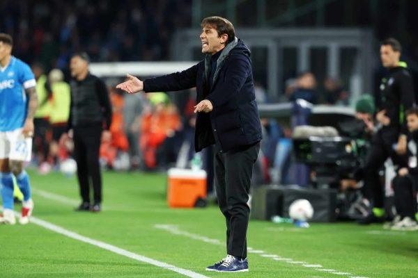 NAPOLI, ITALY – MARCH 30: Antonio Conte SSC Napoli head coach during the Serie A match between Napoli and AC Milan at Stadio Diego Armando Maradona on March 30, 2025 in Napoli, Italy. (Photo by Francesco Pecoraro/Getty Images)