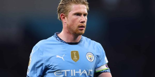 MANCHESTER, ENGLAND - APRIL 22: Kevin De Bruyne of Manchester City looks on during the Premier League match between Manchester City FC and Aston Villa FC at Etihad Stadium on April 22, 2025 in Manchester, England. (Photo by Molly Darlington/Copa/Getty Images)