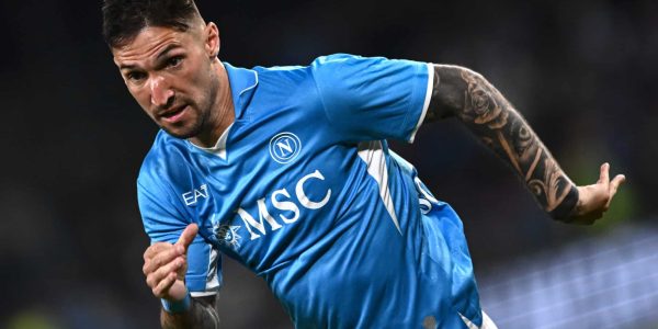 NAPLES, ITALY - MAY 11: Matteo Politano of Napoli in action during the Serie A match between Napoli and Genoa at Stadio Diego Armando Maradona on May 11, 2025 in Naples, Italy. (Photo by Image Photo Agency/Getty Images)