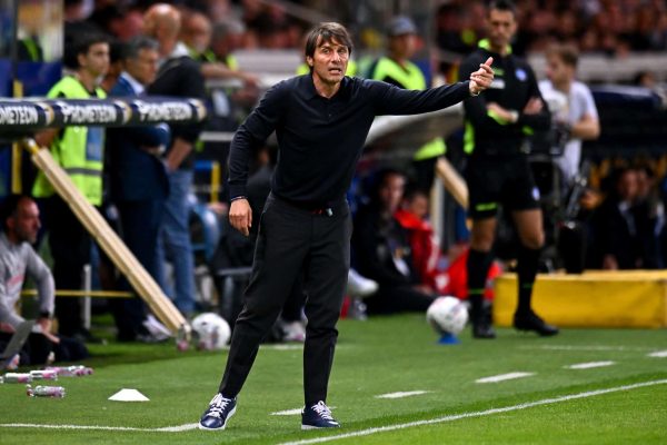 PARMA, ITALY - MAY 18: Antonio Conte, Head Coach of Napoli, gestures to his players during the Serie A match between Parma and Napoli at Stadio Ennio Tardini on May 18, 2025 in Parma, Italy. (Photo by Alessandro Sabattini/Getty Images)