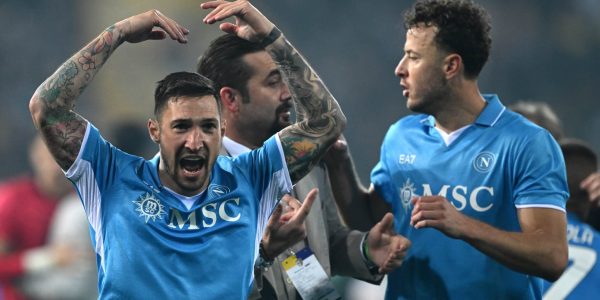 PARMA, ITALY - MAY 18: Matteo Politano of Napoli celebrates at the end of the match of  the Serie A match between Parma and Napoli at Stadio Ennio Tardini on May 18, 2025 in Parma, Italy. (Photo by Image Photo Agency/Getty Images)