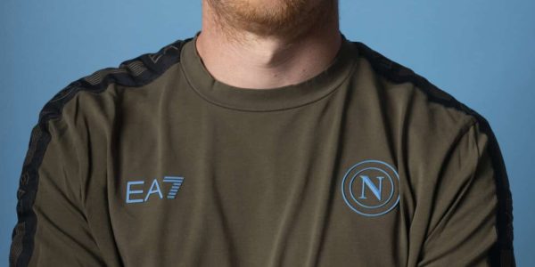 NAPLES, ITALY - JUNE 12: Kevin De Bruyne poses after officially signing with the Italian club SSC Napoli on June 12, 2025 in Rome, Italy. The Belgian midfielder joins Napoli following a successful spell at Manchester City.  (Photo by SSC NAPOLI/SSC NAPOLI via Getty Images)