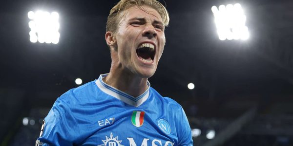 NAPLES, ITALY - OCTOBER 01: Rasmus Hojlund of SSC Napoli celebrates after scoring his side first goal during the UEFA Champions League 2025/26 League Phase MD2 match between SSC Napoli and Sporting Clube de Portugal at Stadio Diego Armando Maradona on October 01, 2025 in Naples, Italy. (Photo by Francesco Pecoraro/Getty Images)