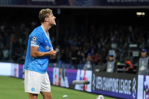 NAPLES, ITALY - OCTOBER 01: Rasmus Hojlund of SSC Napoli celebrates after scoring his side second goal during the UEFA Champions League 2025/26 League Phase MD2 match between SSC Napoli and Sporting Clube de Portugal at Stadio Diego Armando Maradona on October 01, 2025 in Naples, Italy. (Photo by Francesco Pecoraro/Getty Images)