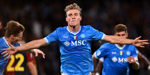 NAPLES, ITALY - OCTOBER 05: Rasmus Hojlund of Napoli celebrates his goal during the Serie A match between SSC Napoli and Genoa CFC at Stadio Diego Armando Maradona on October 05, 2025 in Naples, Italy. (Photo by Image Photo Agency/Getty Images)