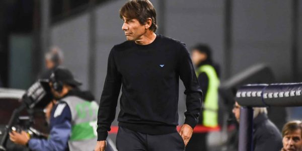 NAPLES, ITALY - OCTOBER 05: Antonio Conte manager of SSC Napoli during the Serie A match between SSC Napoli and Genoa CFC at Stadio Diego Armando Maradona on October 05, 2025 in Naples, Italy. (Photo by Ivan Romano/Getty Images)